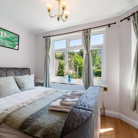 Lovely Garden Apartment In Wimbledon Town Centre With Private Parking By Wimbledon Holiday Lets Londres Extérieur photo