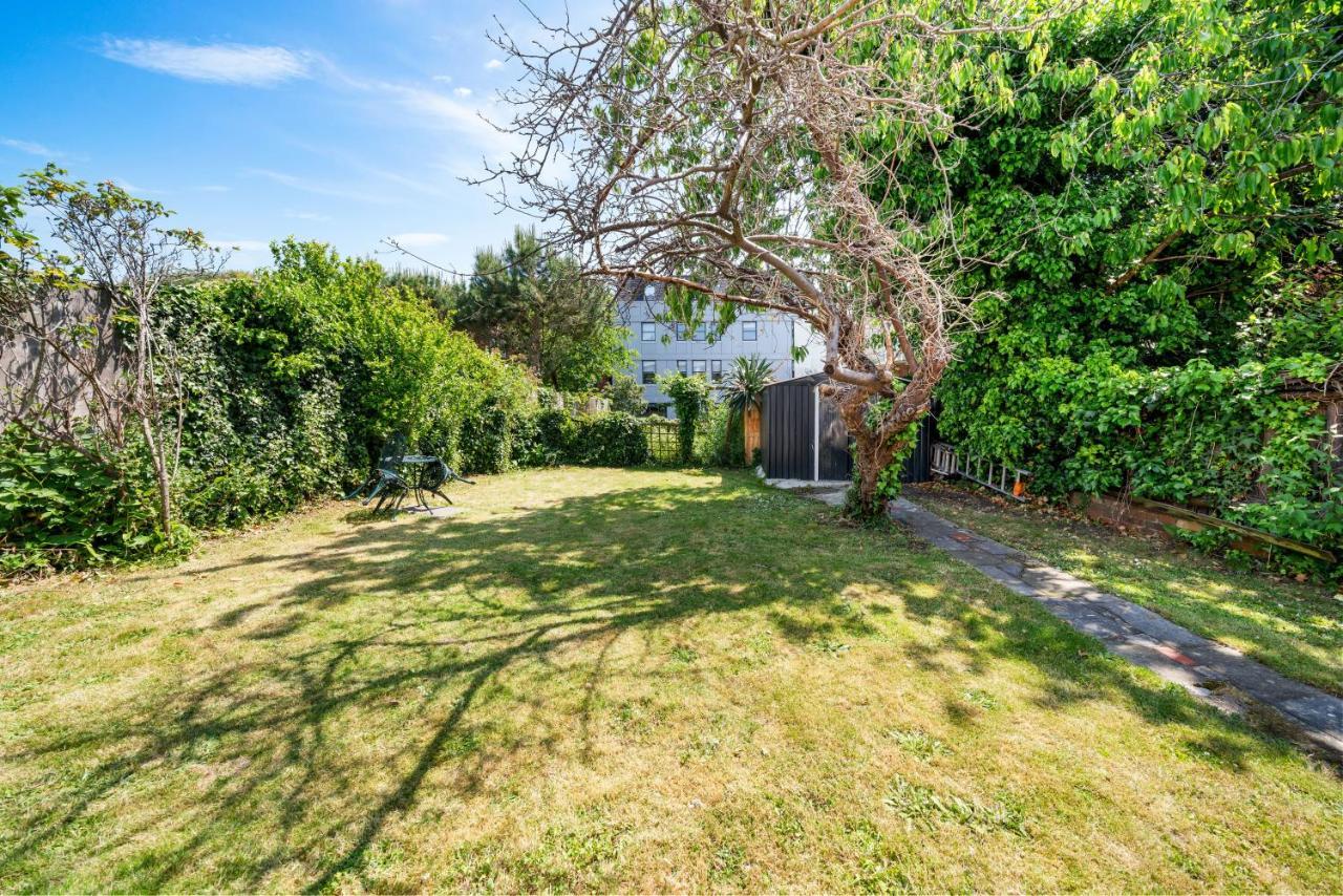 Lovely Garden Apartment In Wimbledon Town Centre With Private Parking By Wimbledon Holiday Lets Londres Extérieur photo