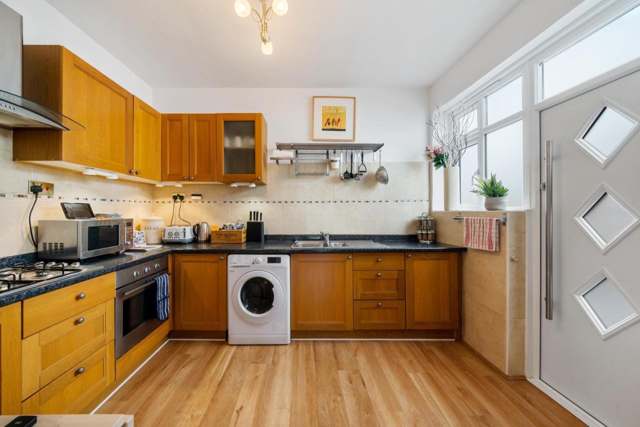 Lovely Garden Apartment In Wimbledon Town Centre With Private Parking By Wimbledon Holiday Lets Londres Extérieur photo